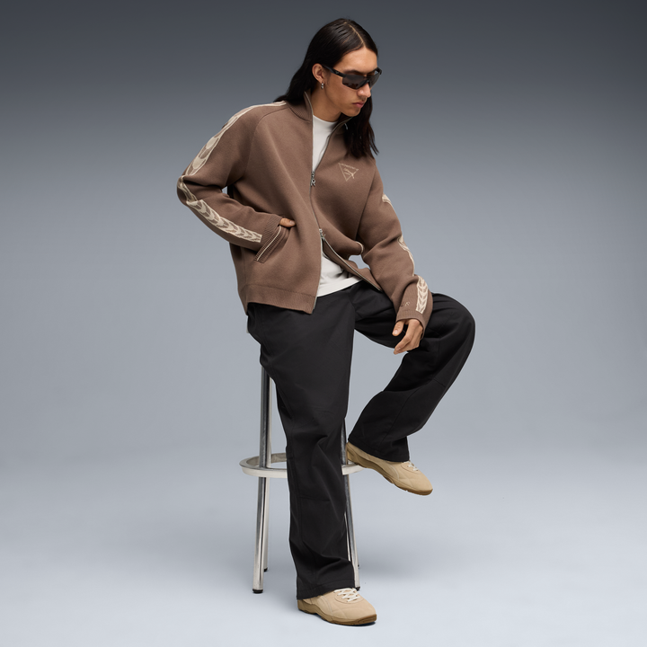 KING INDOOR REPRESENT